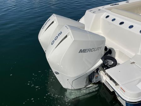 Boston-whaler 250-OUTRAGE image