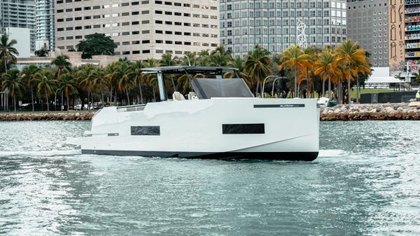 De Antonio Yachts D50 OPEN 