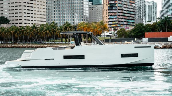 De Antonio Yachts D50 OPEN 