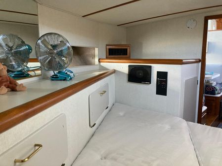 Tollycraft 44 Cockpit Motor Yacht image