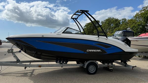 Carrera Boats 225
