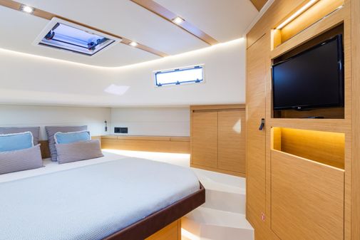 Pardo Yachts Pardo 43 image