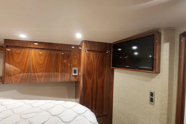 Viking 48-SPORT-TOWER image