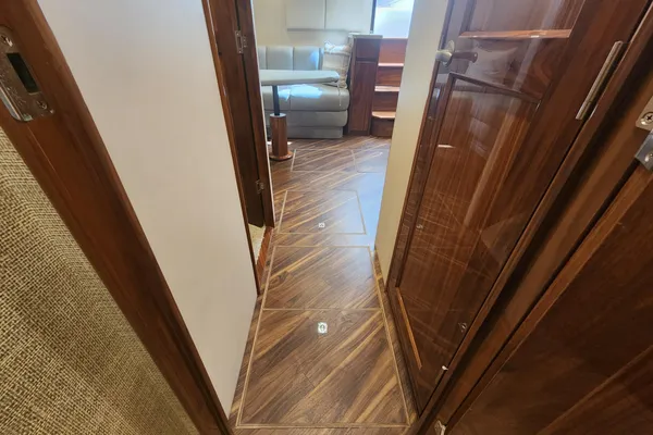 Viking 48-SPORT-TOWER image