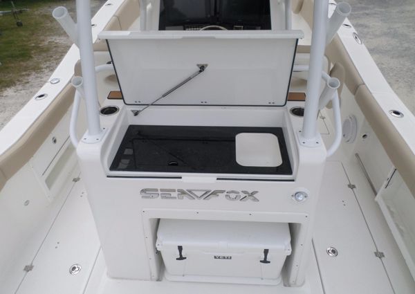 Sea Fox 328 Commander image