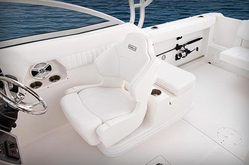 Robalo R247 Dual Console image