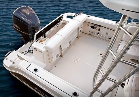 Robalo R247 Dual Console image