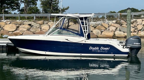 Robalo R247 Dual Console 