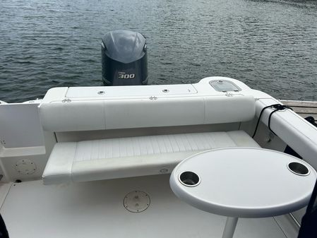 Robalo R247 Dual Console image