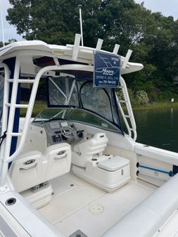 Robalo R247 Dual Console image