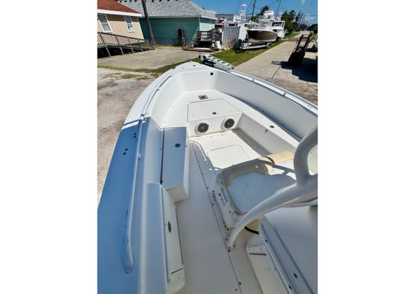 Everglades 223 Center Console image