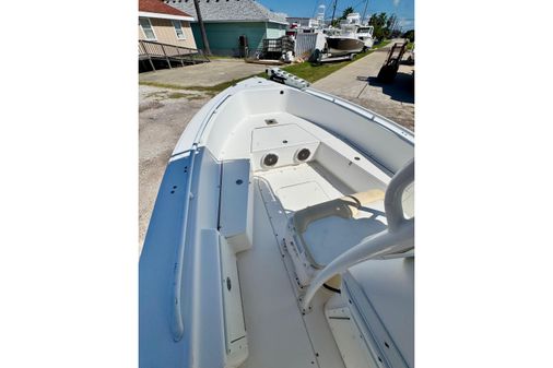 Everglades 223 Center Console image