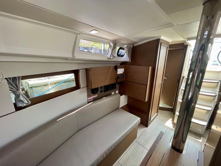 Beneteau OCEANIS-35-1 image