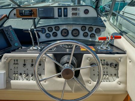 Sea Ray Express Cruiser/Tender included image