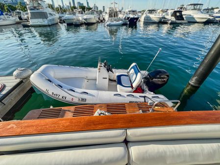 Sea Ray Express Cruiser/Tender included image