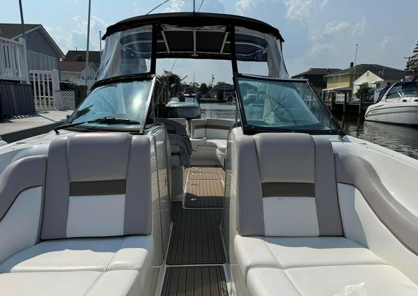 Sea Ray 300 SLX image