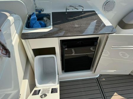 Sea Ray 300 SLX image