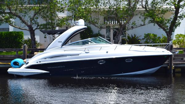 Crownline 330 CR