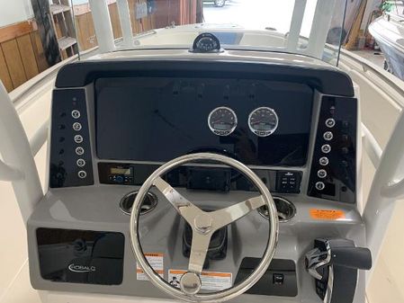 Robalo R230-CENTER-CONSOLE image