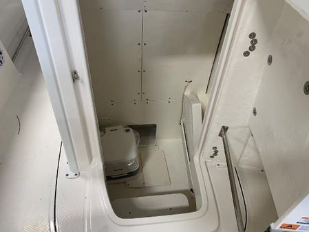 Robalo R230-CENTER-CONSOLE image