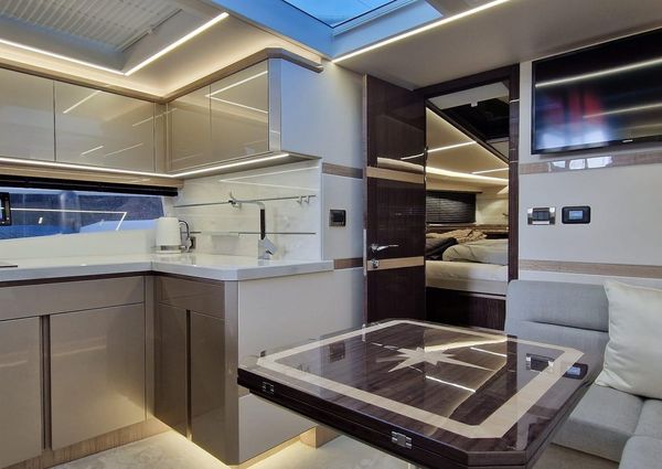 Galeon 405-HTS image