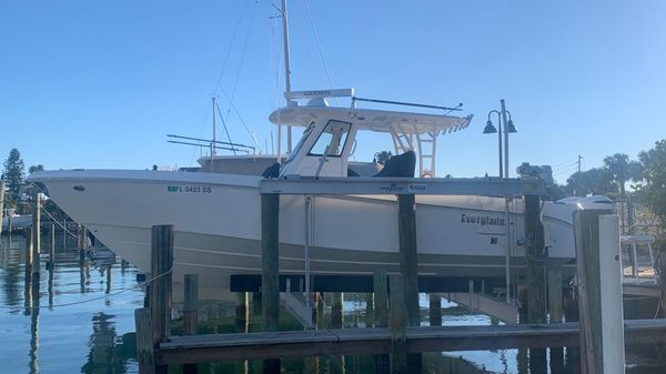 Everglades 335cc