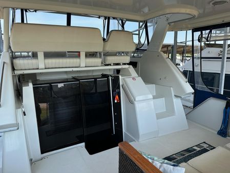 Carver 350-AFT-CABIN image