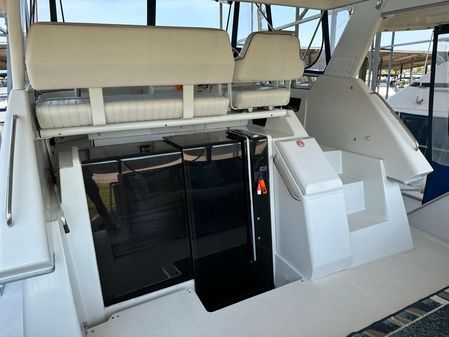 Carver 350-AFT-CABIN image