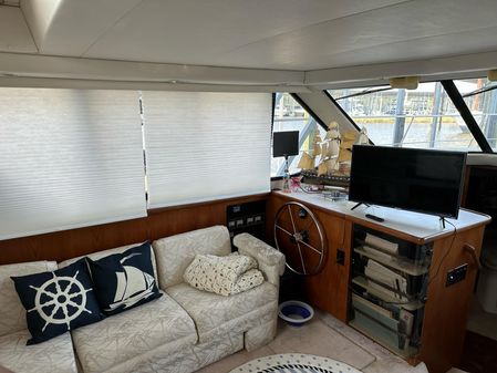 Carver 350-AFT-CABIN image