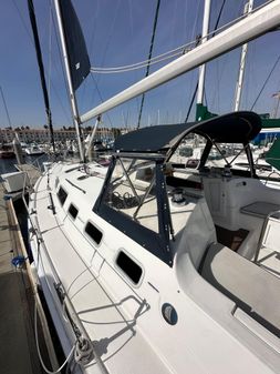 Hunter 38 image