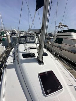 Hunter 38 image