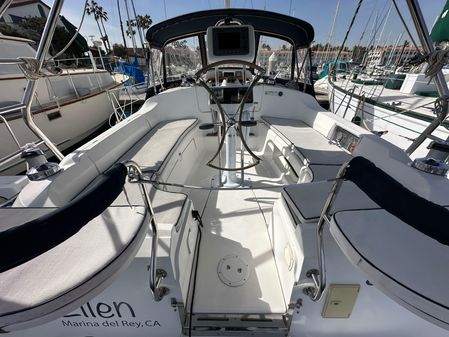 Hunter 38 image