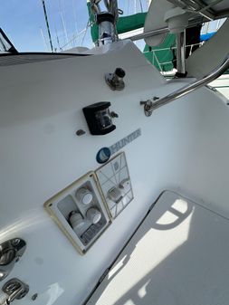 Hunter 38 image