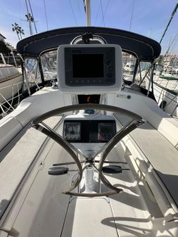 Hunter 38 image