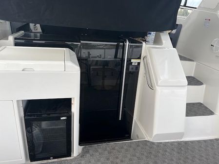 Carver 400 Cockpit Motor Yacht image