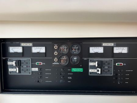 Carver 400 Cockpit Motor Yacht image