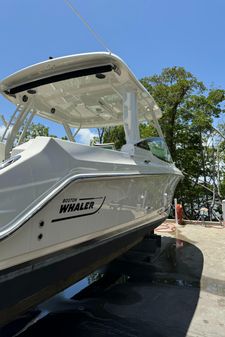 Boston Whaler 280 Vantage image