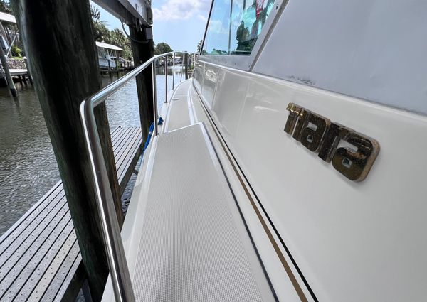 Tiara Yachts 3500 Express image