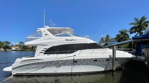 Sea Ray 540 Cockpit Motor Yacht