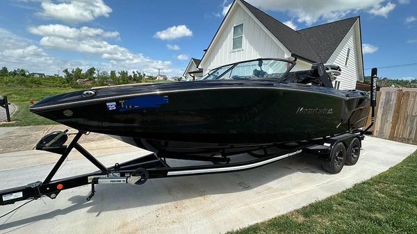 MasterCraft NXT24 