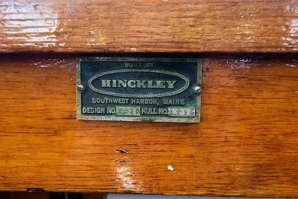 Hinckley 38 image