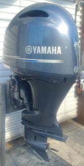 Yamaha Outboards F200XB image