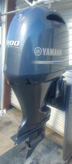 Yamaha Outboards F200XB image