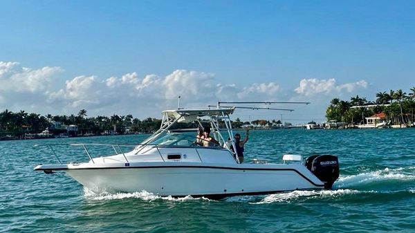 Robalo 2640 Walkaround 