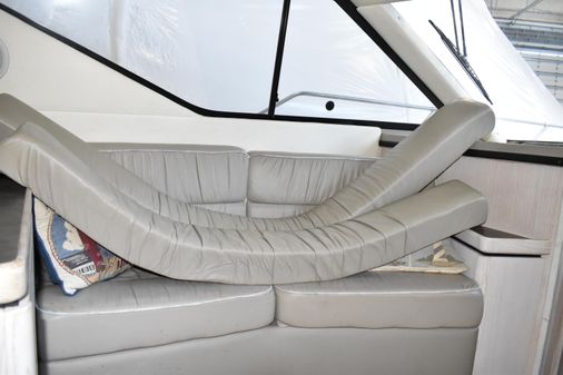 Bayliner 3488 Avanti image