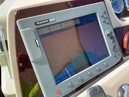 Sea Ray 350 Sundancer image
