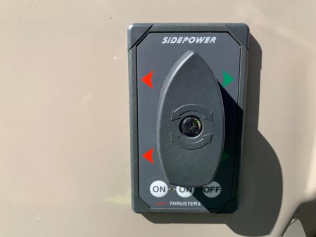 Sea Ray 350 Sundancer image