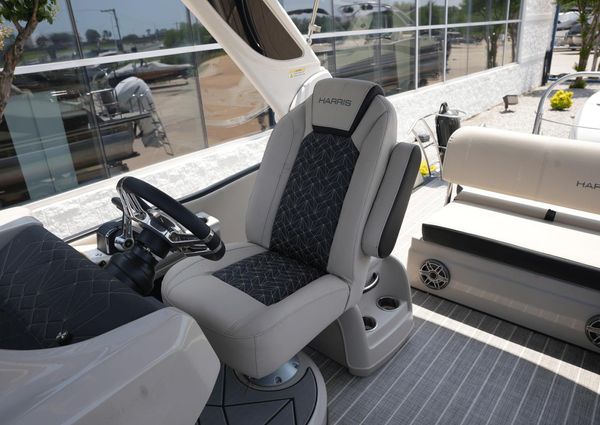 Harris 250 Grand Mariner image