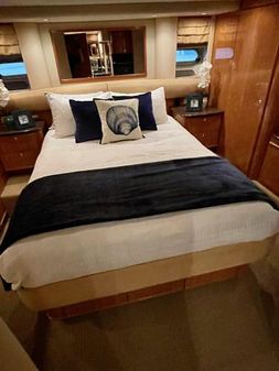 Bayliner 5788-W-CUMMINS-THRUSTERS image