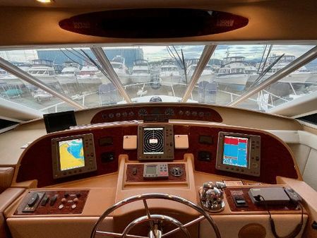 Bayliner 5788-W-CUMMINS-THRUSTERS image